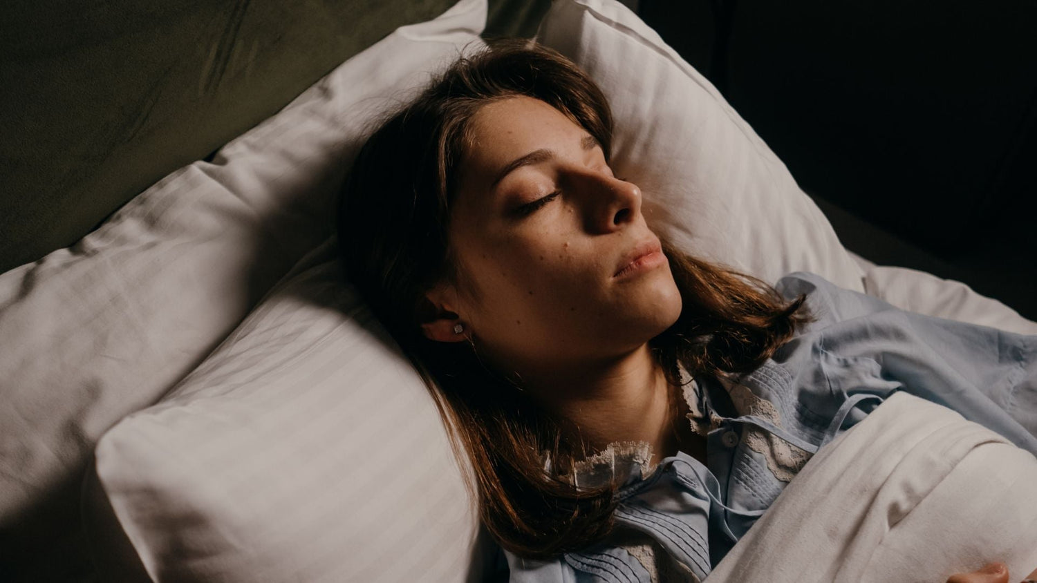 vous émettez de petits gémissements la nuit ? peut-être souffrez vous de catathrénie